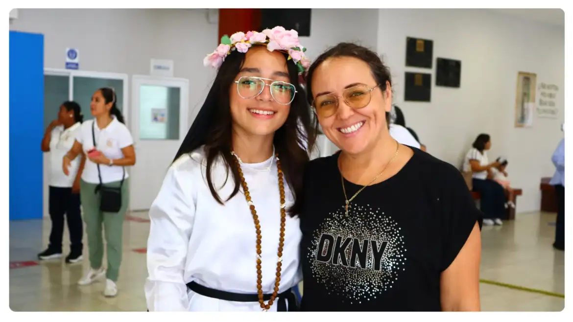 El Colegio Cristóbal Colón celebra el Rosario Misionero: un encuentro de fe, unidad y misión.