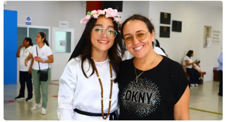 El Colegio Cristóbal Colón celebra el Rosario Misionero: un encuentro de fe, unidad y misión.