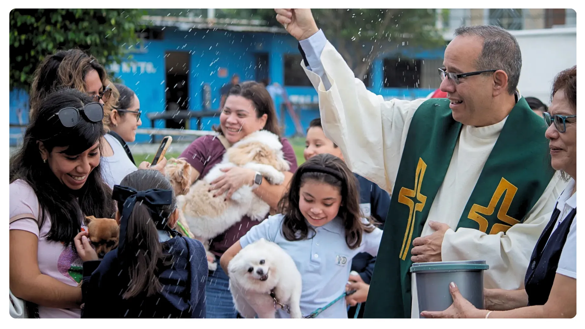 Bendición de mascotas en el Colegio Cristóbal Colón Veracruz